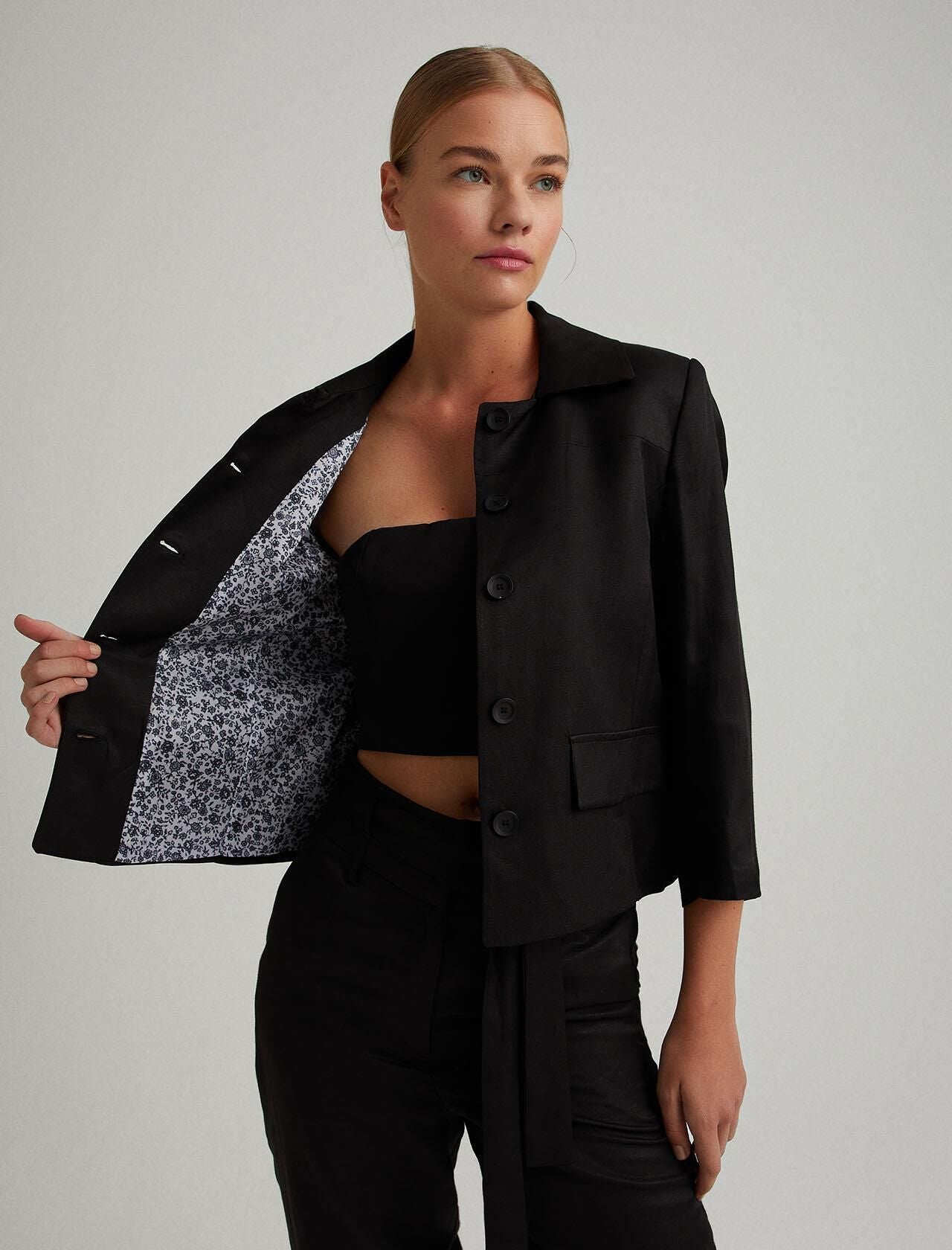 Linen Jacket in Black